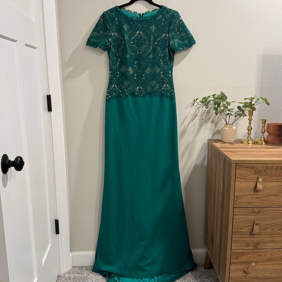 Tadashi Shoji NWT 6 Emera Mitra Lattice Embroidered Bodice Gown Wedding Formal - Picture 2 of 9